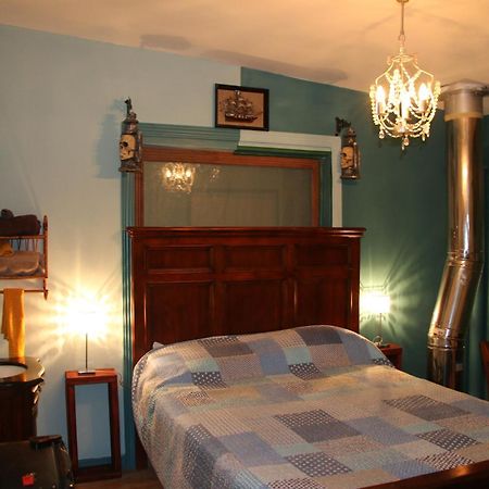L'Oasis Du Pirate Bed & Breakfast Levis Exterior photo